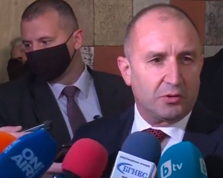 Президентът Радев: Редно е час по-скоро да имаме яснота и стабилно правителство