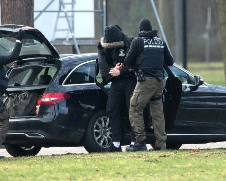 Немска крайнодясна група е обвинена в 