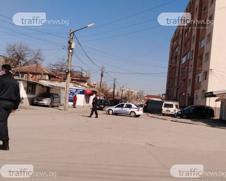 Полиция и данъчни нахлуха в Столипиново, запечатват наред търговски обекти