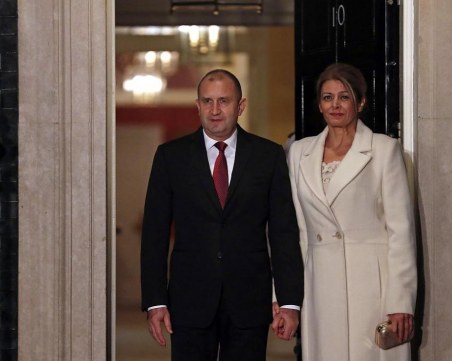 Приеха по спешност Десислава Радева в болница, има аневризъм