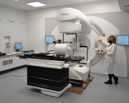 Стартира работа нов линеен ускорител в Клиниката по лъчелечение  на УМБАЛ 