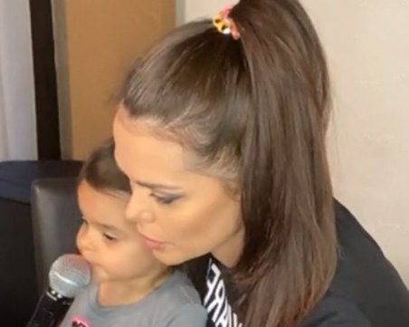 Домашно видео на Преслава и малката Паола се превърна в хит в мрежата