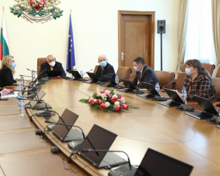 Борисов депозира оставката на ръководения от него Министерски съвет