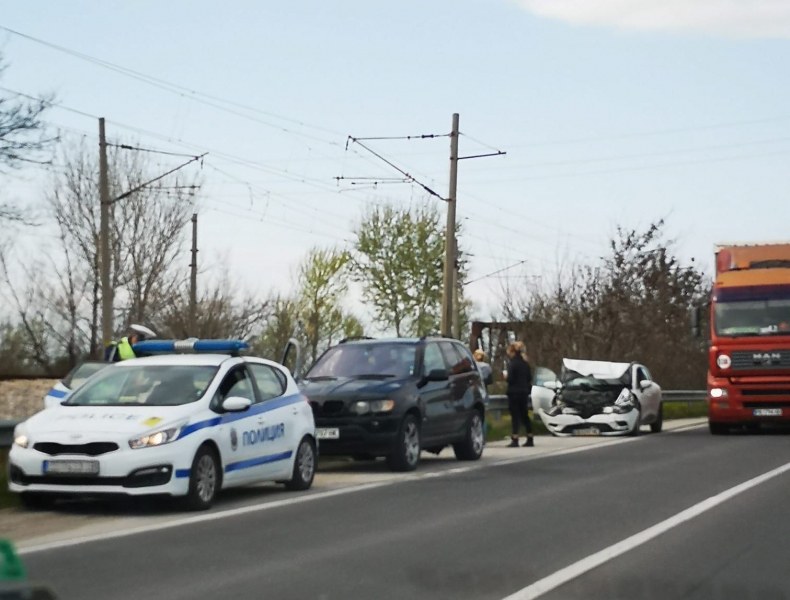 Кола и джип се удариха на Околовръстното на Пловдив