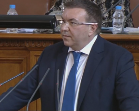 Ангелов от парламента: Много е лесно да се говори от трибуната в края на третата вълна