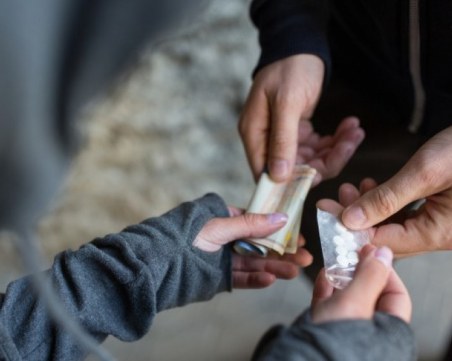 Арестуваха 19-годишен в Столипиново заради наркотик 