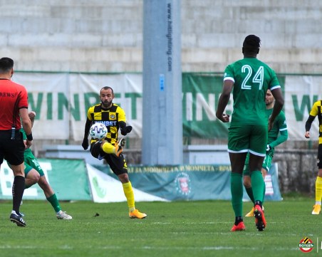 Още двама от Ботев с коронавируса, пропускат мача със Славия