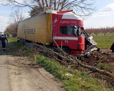 Жена е загинала при автомелето край Бургас, четирима души са ранени
