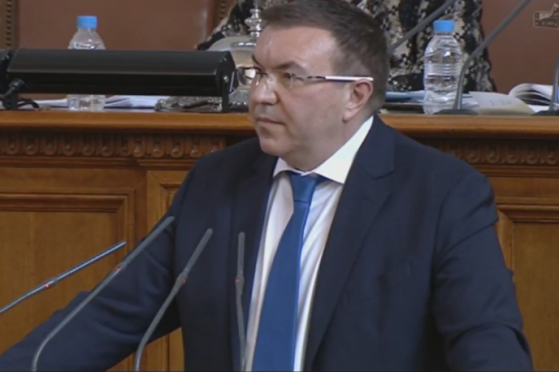 Ангелов от парламента: Много е лесно да се говори от трибуната в края на третата вълна