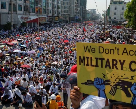 Хунтата на Мианмар освобождава над 23 000 затворници, задържани заради протестите