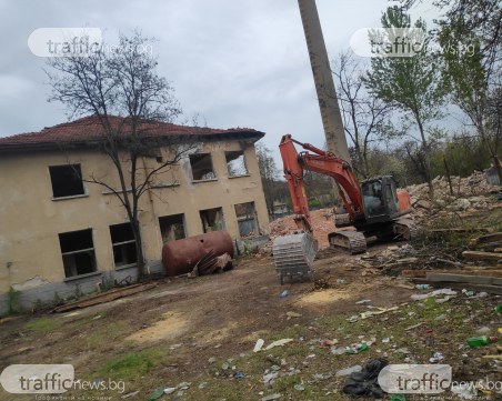Зловещата и опасна Гарнизонна фурна отива в историята, изграждат парк от 7 дка на нейно място