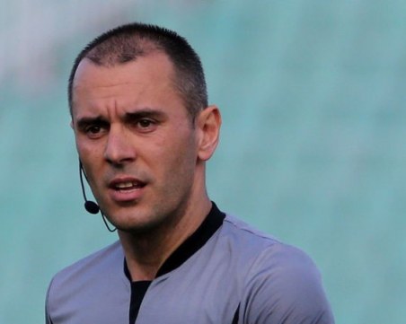 Драгомир Драганов ще ръководи дербито между Локо и Левски