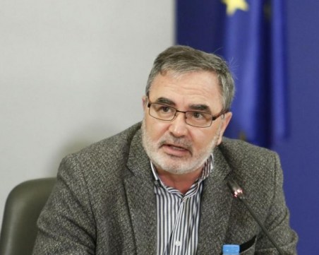 Кунчев: Ще препоръчам забавяне на разхлабването на мерките