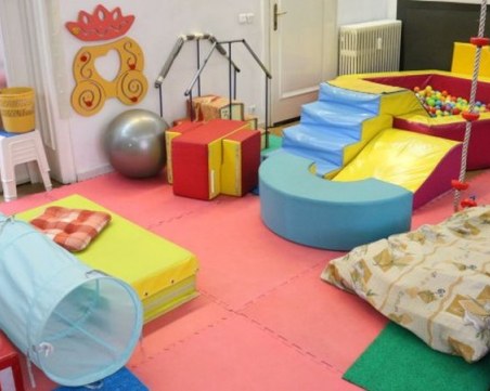 Отварят детските центрове, разрешават конгресите