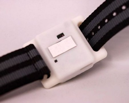 Устройство с размер на ръчен часовник предупреждава за 