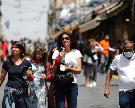 Израел отмени носенето на маски на открито