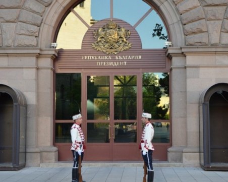 Президентът Радев връчва мандат за съставяне на правителство на ГЕРБ-СДС
