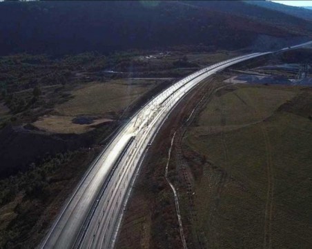 Тази нощ: Ограничават движението по магистрала 