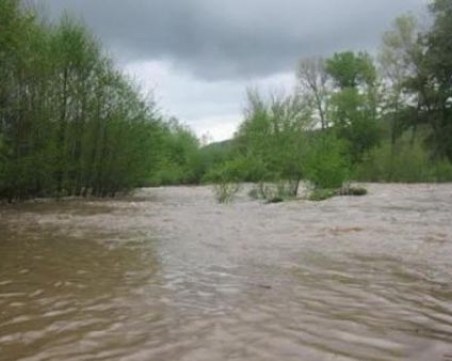 Заради дъждовете: Има опасност от наводнения през нощта