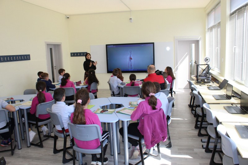 ОУ „Райна Княгиня” откри първия STEM  център в Пловдив