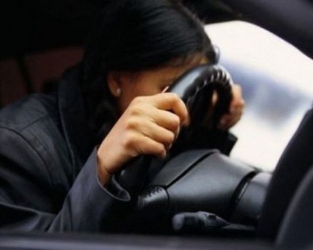 Надрусана шофьорка се блъсна на пътя Доспат-Батак