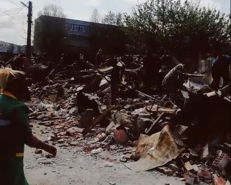 Багери отново нахлуха в Шекера! Освободиха цяла улица от незаконни бараки