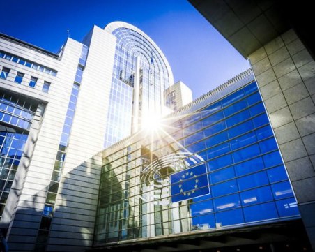 Европейският парламент стартира проверка на националните планове за възстановяване
