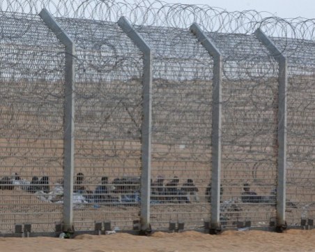 Откриха премръзнали мигранти до българската граница