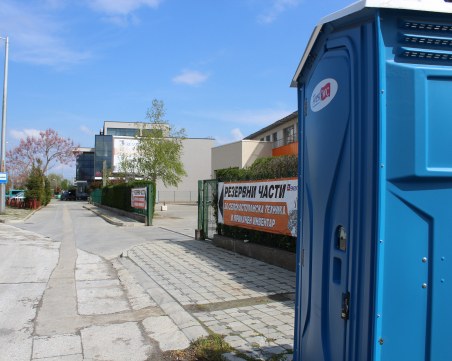 Сложиха химически тоалетни на всички крайни спирки в Пловдив