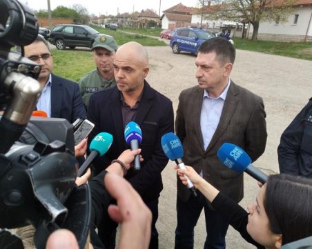 Ивайло Иванов: Имаше опасност барикадиралият се мъж да вземе майка си за заложник