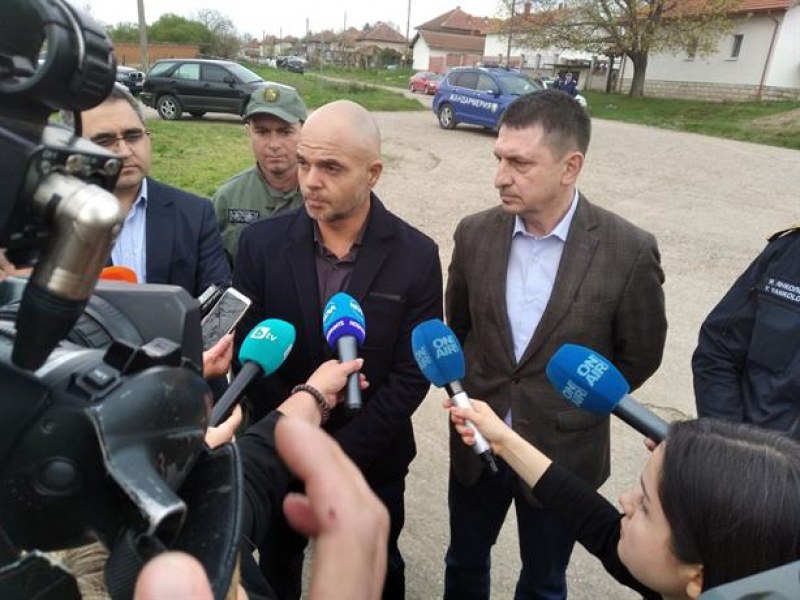 Ивайло Иванов: Имаше опасност барикадиралият се мъж да вземе майка си за заложник