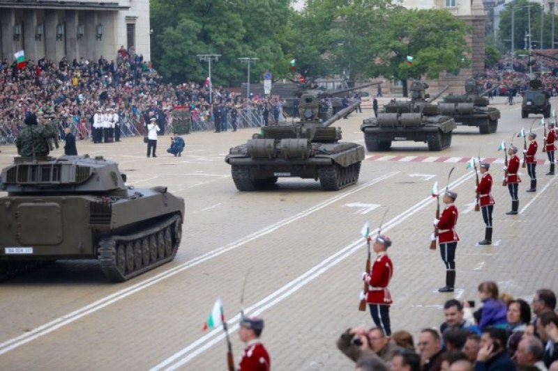 Отменят военния парад в София на 6 май