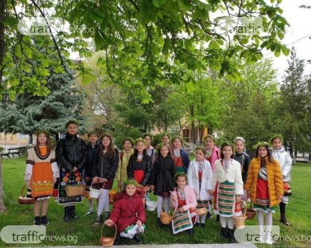 Лазарки наричаха за здраве и берекет в пловдивско село
