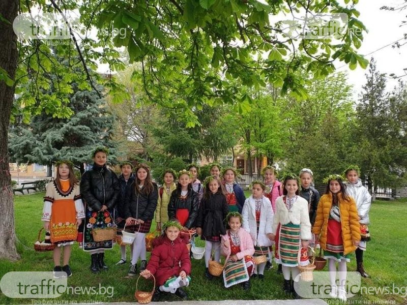 Лазарки наричаха за здраве и берекет в пловдивско село