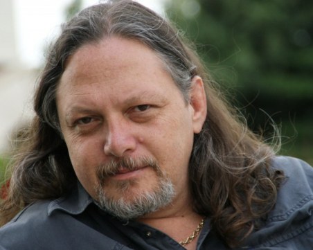 Алгафари: Слави да се появи и да започне да говори