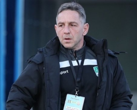 Драмата с треньора на Берое се задълбочи