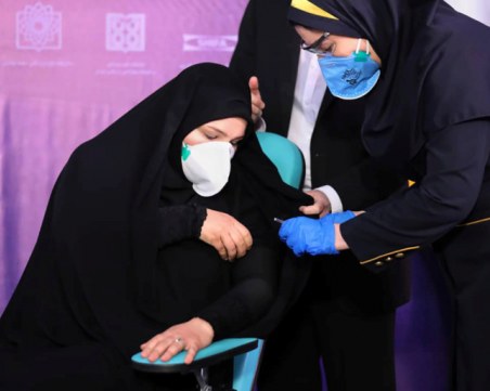 Иран ще произвежда собствена ваксина за COVID-19