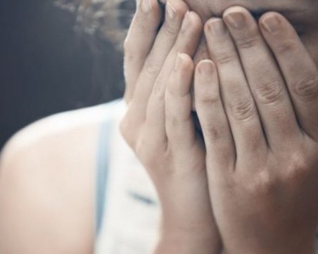 Тийнейджър изнасилва системно 11-годишно момченце в училищна тоалетна край Пловдив