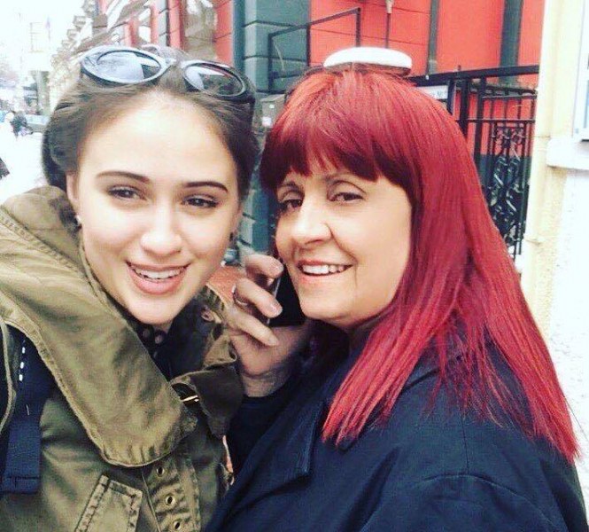 Майката на Мария Бакалова: Още не мога да повярвам, че е толкова известна