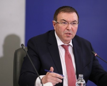 Ангелов: Днес ще бъде подписана заповедта за влизането на чужди туристи в страната