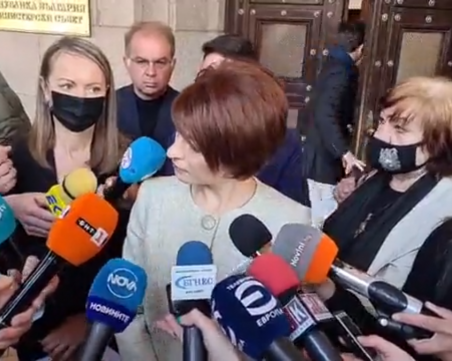 Каназирева: Не може държавата да спре, докато чакаме 