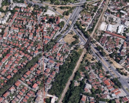 Община Пловдив иска парцела под старата глуха линия в Смирненски за парк и улици