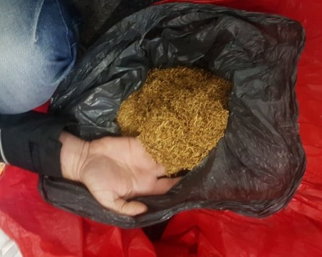 Арестуваха жена и родителите й край Пловдив, спипали ги с контрабанден тютюн