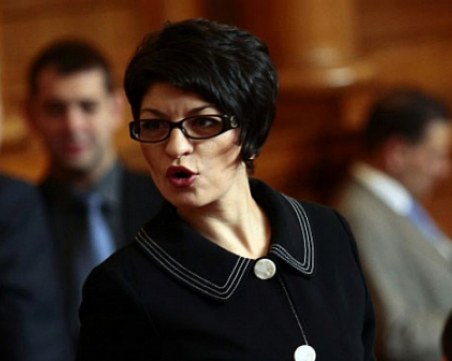 Десислава Атанасова: Този парламент нанася щети, никой не иска да поеме отговорност