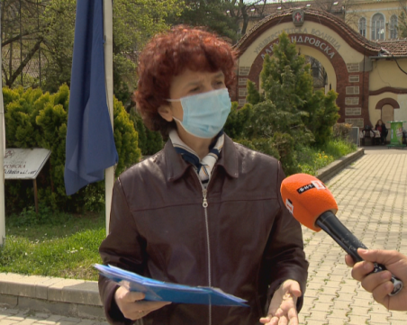 Защо ваксинирана жена не може да получи сертификата си вече 1 месец?