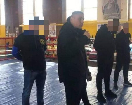 Пускат срещу 7 бона гаранция арестувания с марихуана до Гребната лидер на Centrum crew