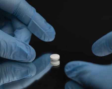 Ангелов: Три компании разработват лекарство с антитела срещу COVID-19