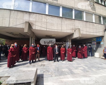 Прокурори от Пловдив и областта на мълчалив протест! Застават срещу вмешателството в съдебната система