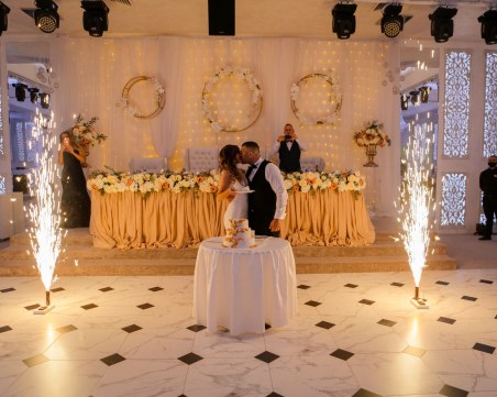 Младоженци от Пловдив: Ние също сме хора и искаме да празнуваме нормално