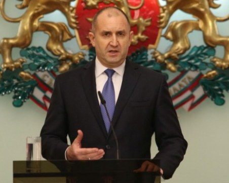 Румен Радев обнародва светкавично новите избори правила